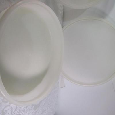 Tupperware cake plate & large round containter