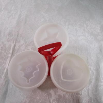 Tupperware containers & lids