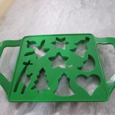 Rubbermaid & Sterlite containers, cookie cutters, Revere cutting board