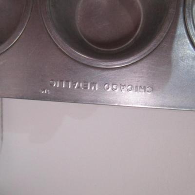 Chicago heavy duty cupcake tin, cutting board