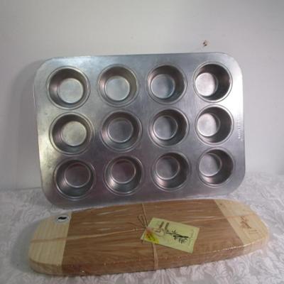 Chicago heavy duty cupcake tin, cutting board
