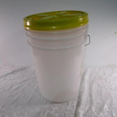 Bucket with Gamma Seal lid