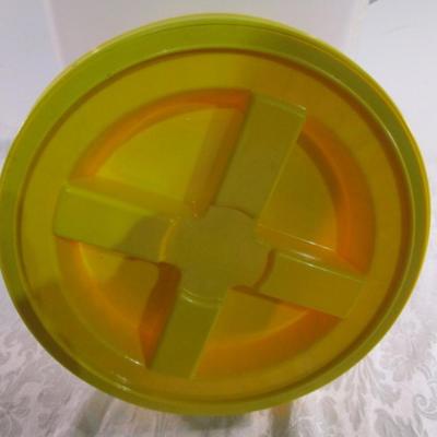 Bucket with Gamma Seal lid