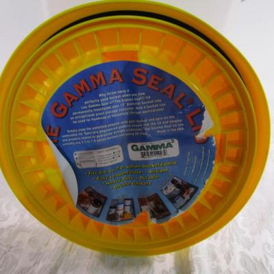 Bucket with Gamma Seal lid