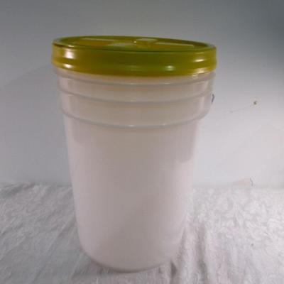 Bucket with Gamma Seal lid