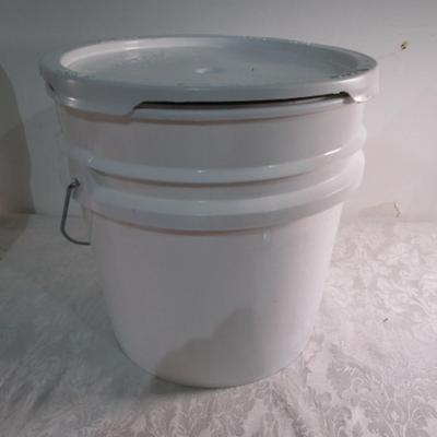 Sale Photo Thumbnail #522: 1 is 5 gal, 2 are 4-1/4 gal