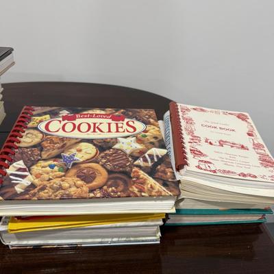 Lot of cook books.. even more in a bin not shown!