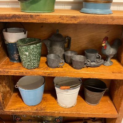 K1240 Tiny Wall Shelf with Miscellaneous Miniature Items