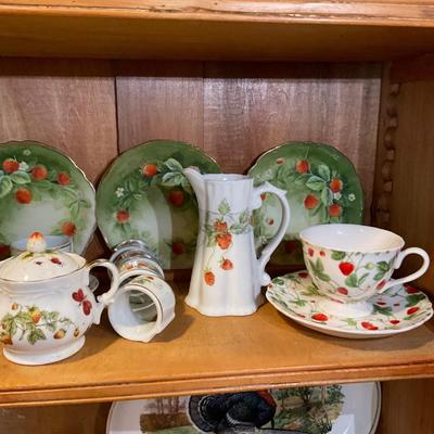 K1244 Lot of Assorted Strawberry China