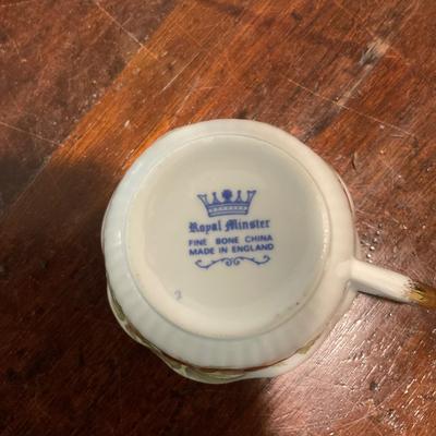 K1244 Lot of Assorted Strawberry China