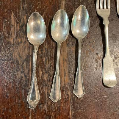 K1245 Assortment of Silverware