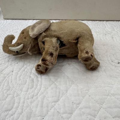 UBA1304 Vintage 1950’s Windup Elephant Toy
