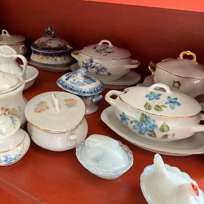 UBA1308 Lot of Child's Flower China Set