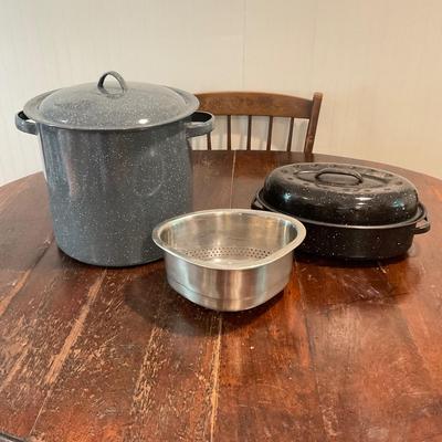 K1251 Enamelware Steam Pot and Small Dutch Oven
