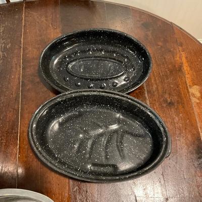 K1251 Enamelware Steam Pot and Small Dutch Oven