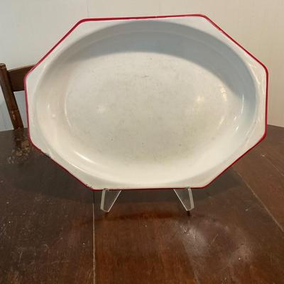 K1337 Vintage Red Trim Enamelware