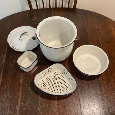 K1340 Vintage Dark Blue/Black Trim Enamelware