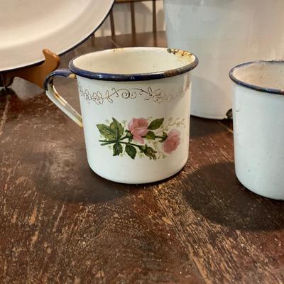 K1342 Vintage Blue Trim Enamelware