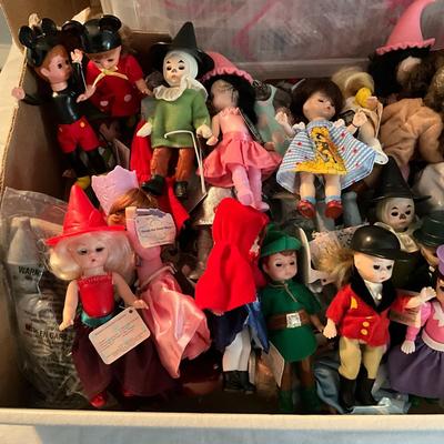 UBB1316 McDonald's Happy Meal Madame Alexander Dolls