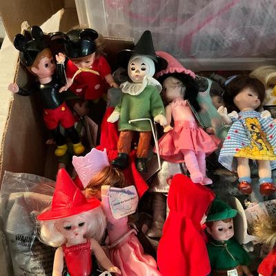 UBB1316 McDonald's Happy Meal Madame Alexander Dolls