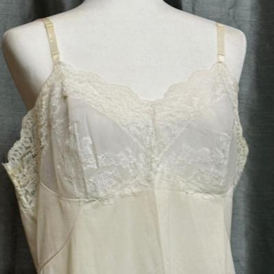 Vintage Hollywood Vassaratte Slip- 40