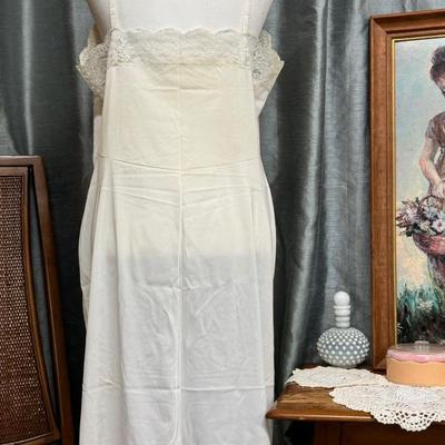 Vintage Hollywood Vassaratte Slip- 40