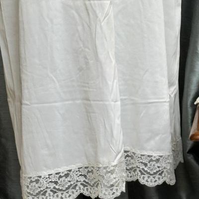 Vintage Hollywood Vassaratte Slip- 40