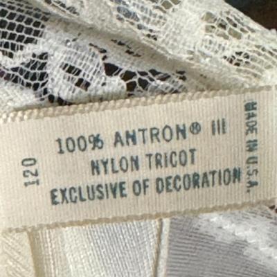 Vintage Hollywood Vassaratte Slip- 40