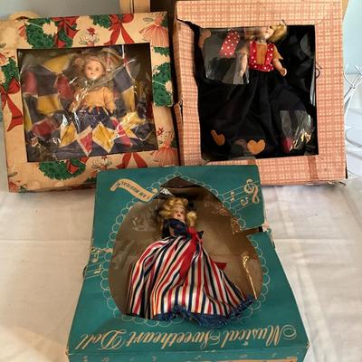 UBB1318 Antique Sweetheart Dolls