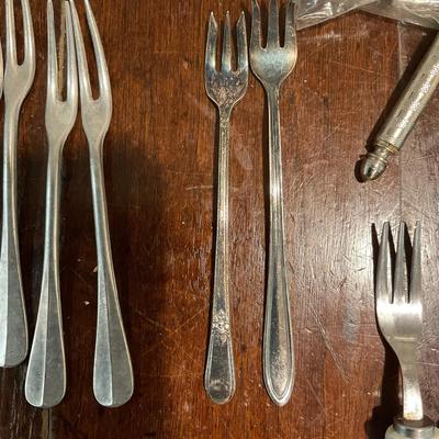 K1350 Oyster Forks, Shuckers, Nutcrackers/Pickers, 3 Glass Crab Dishes