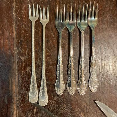 K1350 Oyster Forks, Shuckers, Nutcrackers/Pickers, 3 Glass Crab Dishes