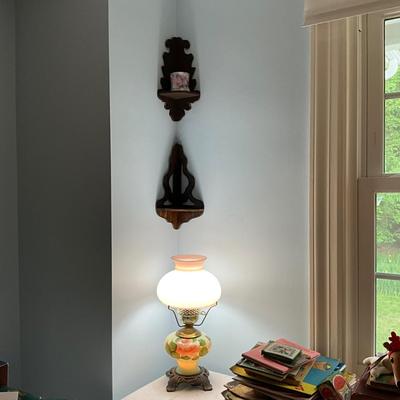 UBB1401 Two Wooden Corner Shelves & Painted Lamp