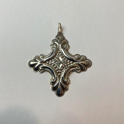 DR1360 Reed & Barton Sterling 1990 Christmas Cross Ornament