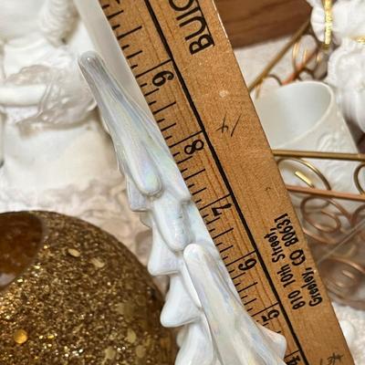 Lot 51 Lg Tub of decor