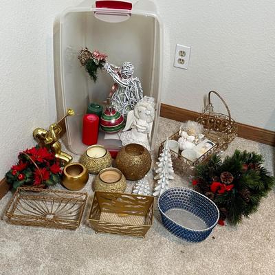 Lot 51 Lg Tub of decor