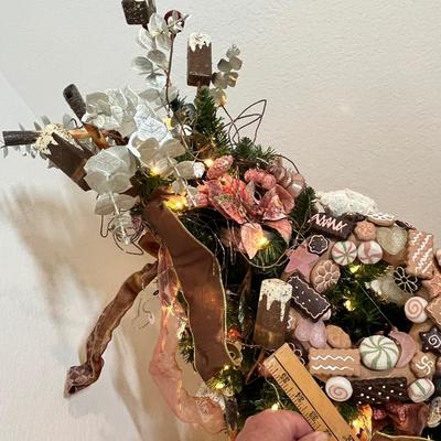 Lot 55 Small Tree decorated with Christmas bakery