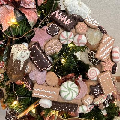 Lot 55 Small Tree decorated with Christmas bakery