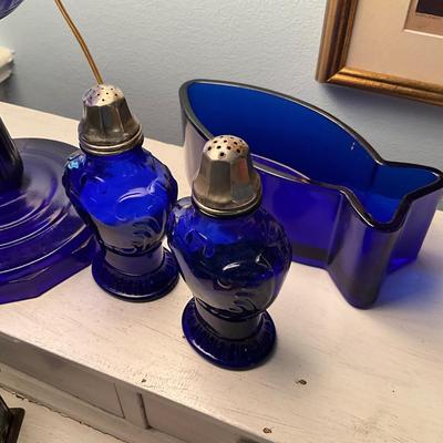 UBB1397 Vintage Blue Glass Lamp & Box with Fan