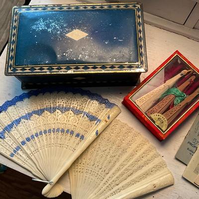 UBB1397 Vintage Blue Glass Lamp & Box with Fan