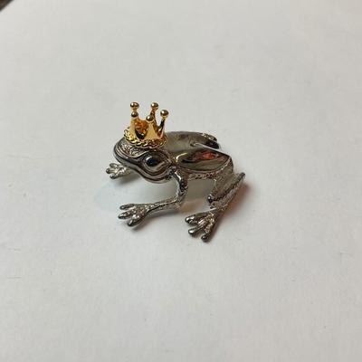 DR1379 Hand & Hammer Sterling From with Crown