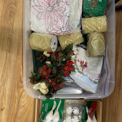 Flat tote with Christmas ribbon and decor with doves
