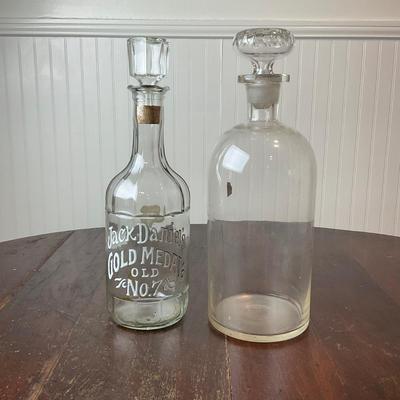 DR1384 Antique Jack Daniel’s Gold Medal No.7 with 1800s Apothecary Bottle