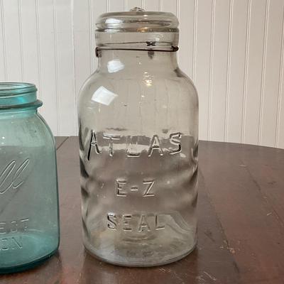 DR1390 Antique/Vintage Glass Mason Jars