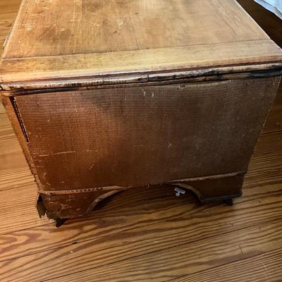 UBB1327 Vintage Pine Rattan Chest