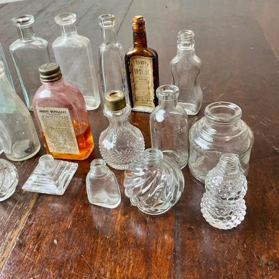DR1412 Antique/Vintage Tiny Bottles