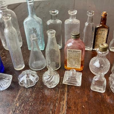 DR1412 Antique/Vintage Tiny Bottles