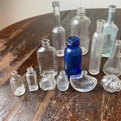DR1412 Antique/Vintage Tiny Bottles