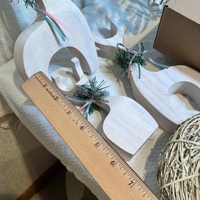Lot 62 Wreathes for crafting