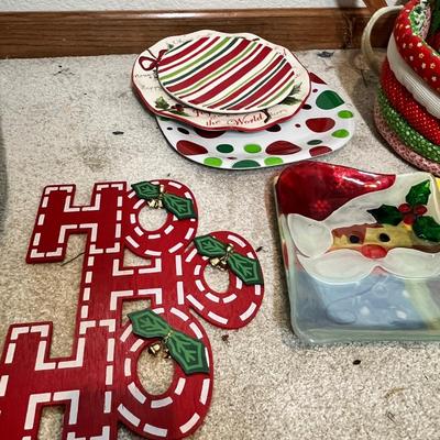 Lot 65 Dining & Serving Christmas items