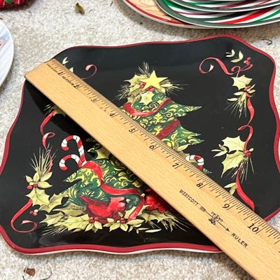 Lot 65 Dining & Serving Christmas items